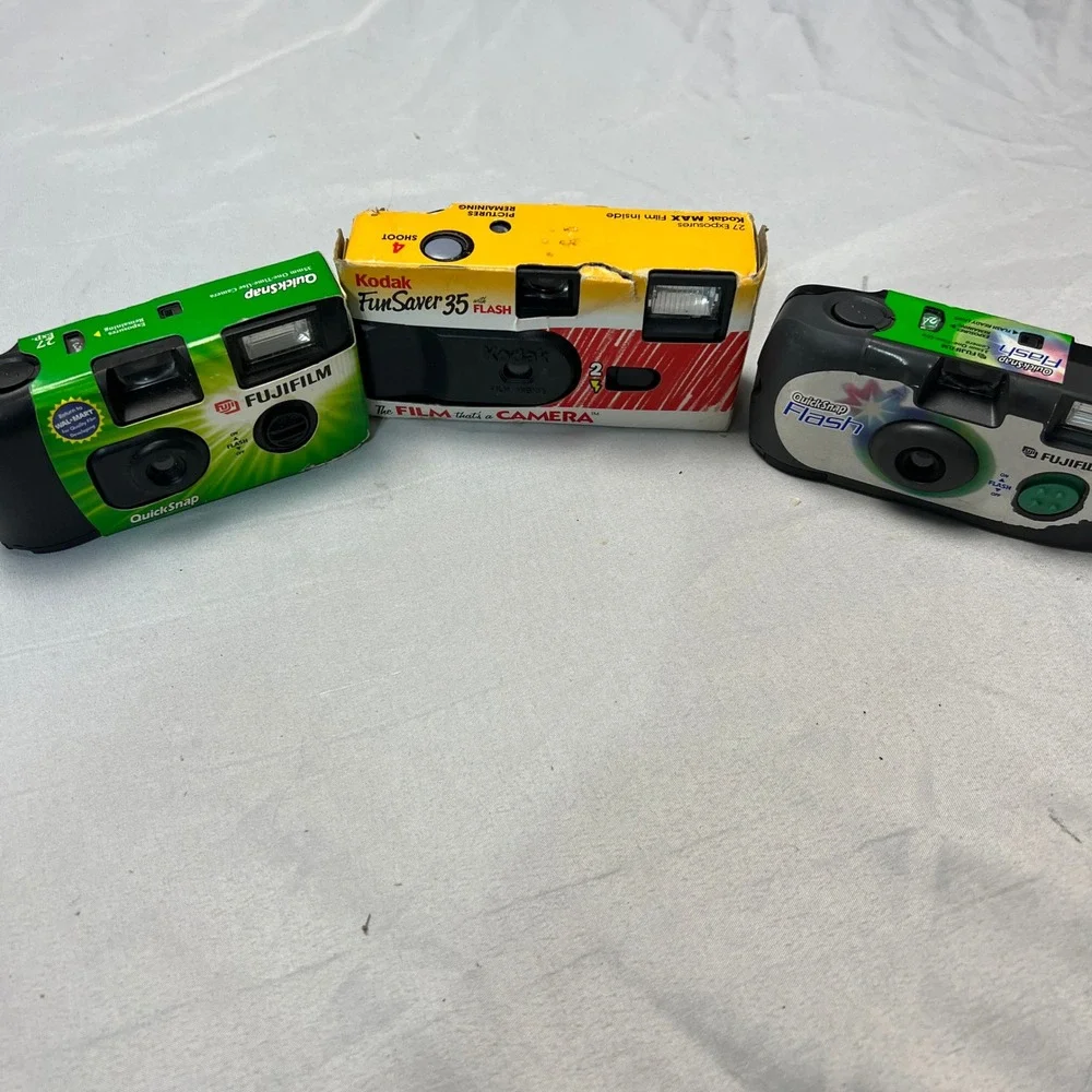 Kodak FunSaver & Fujifilm QuickSnap Flash 35mm One Time Use Film Camera Lot of 3